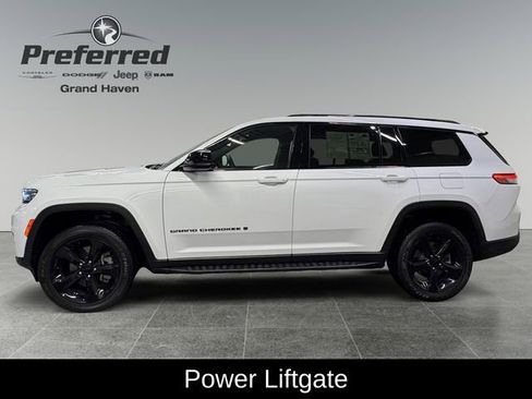 Used 2024 Jeep Grand Cherokee L Altitude image 10