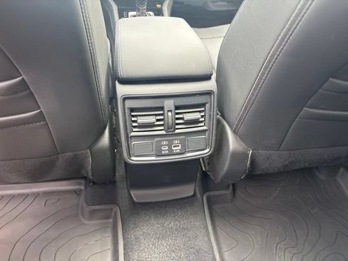 Used 2025 Subaru Forester Limited AWD/4WD image 22