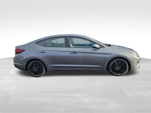 Used 2019 Hyundai Elantra SE image 9