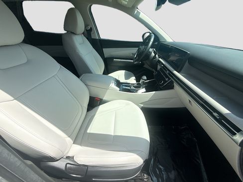 Used 2025 Hyundai Tucson SEL FWD image 30