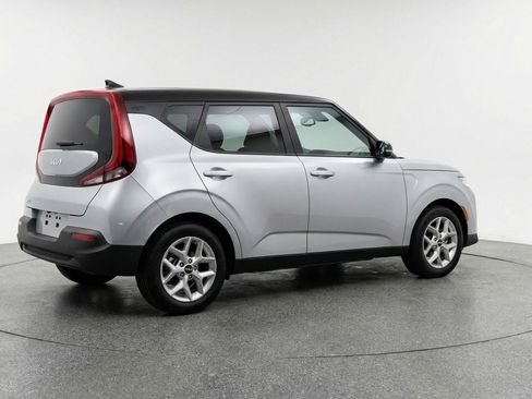 Used 2025 Kia Soul LX w/ LX Technology Package image 9