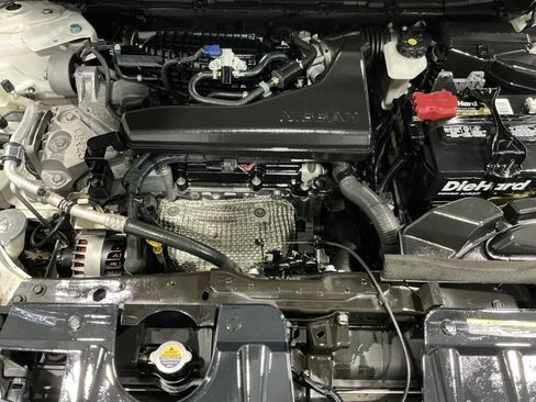 Used 2020 Nissan Rogue S image 25