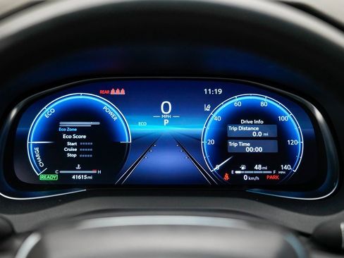 Used 2024 Toyota Venza Limited image 33