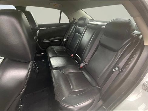 Used 2019 Chrysler 300 Limited image 25
