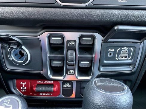 New 2026 Jeep Gladiator Sport AWD/4WD image 24