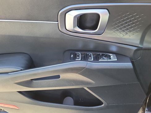 Certified 2025 Kia Sorento S w/ Panoramic Sunroof Package FWD image 13