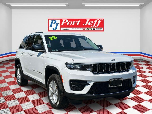 Certified 2023 Jeep Grand Cherokee Laredo X AWD/4WD image 2