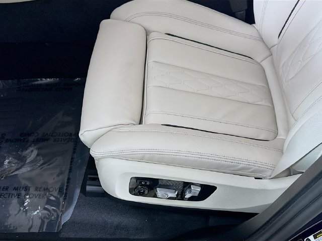 Used 2026 BMW X7 xDrive40i AWD/4WD image 19
