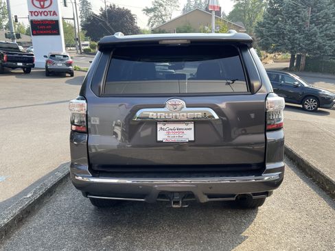 Certified 2022 Toyota 4Runner Limited AWD/4WD image 5