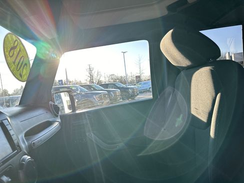 Used 2018 Jeep Wrangler Unlimited Sport S image 24