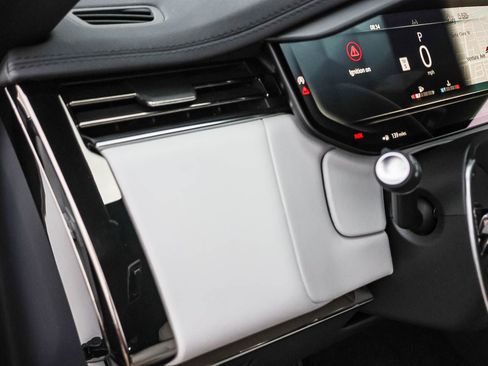 New 2026 Land Rover Range Rover Sport SE AWD/4WD image 33