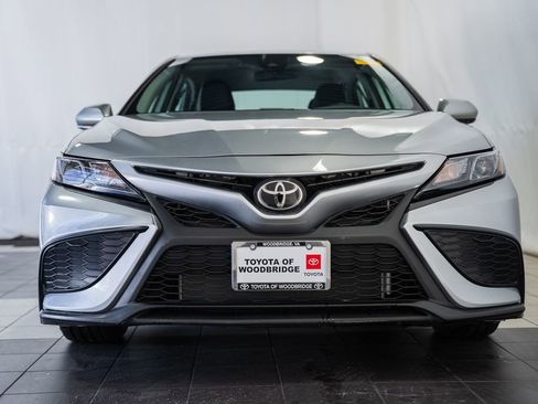 Used 2024 Toyota Camry SE image 2