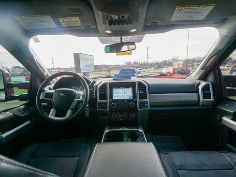 Used 2018 Ford F250 Lariat w/ Chrome Package image 17