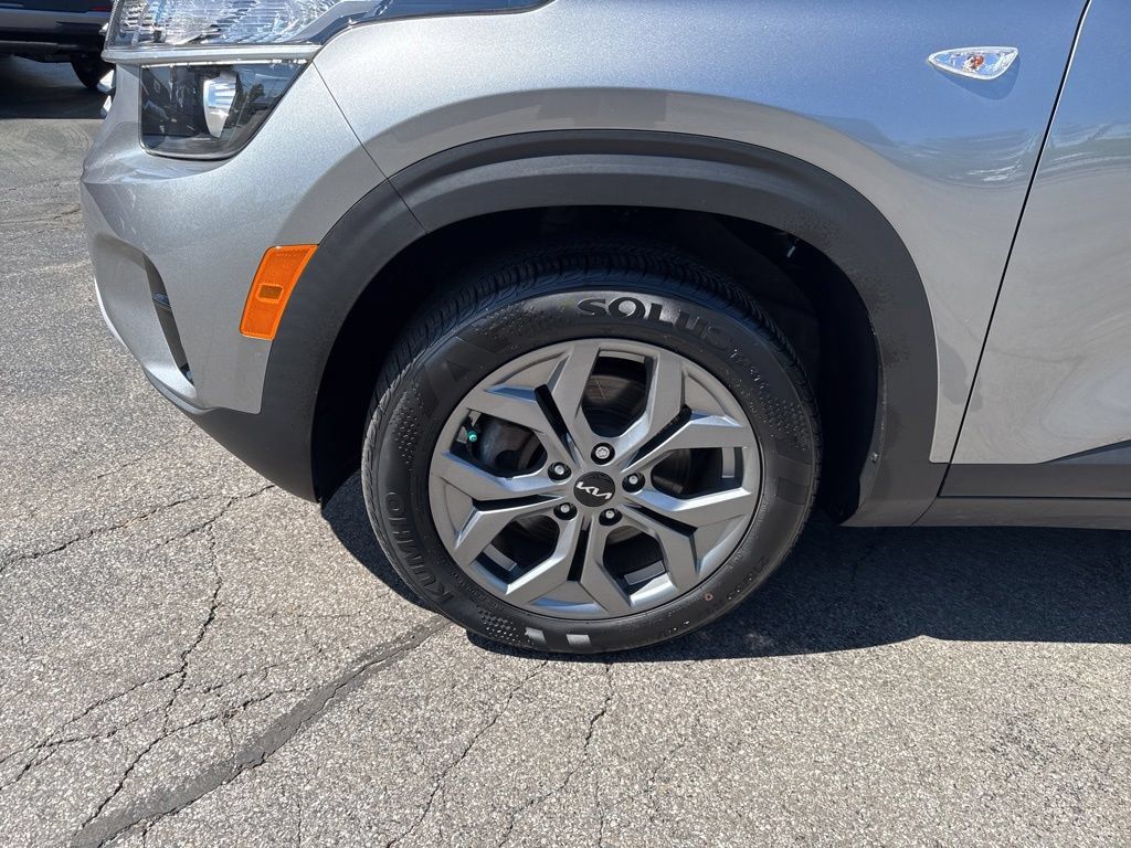 Certified 2024 Kia Seltos LX AWD/4WD image 13