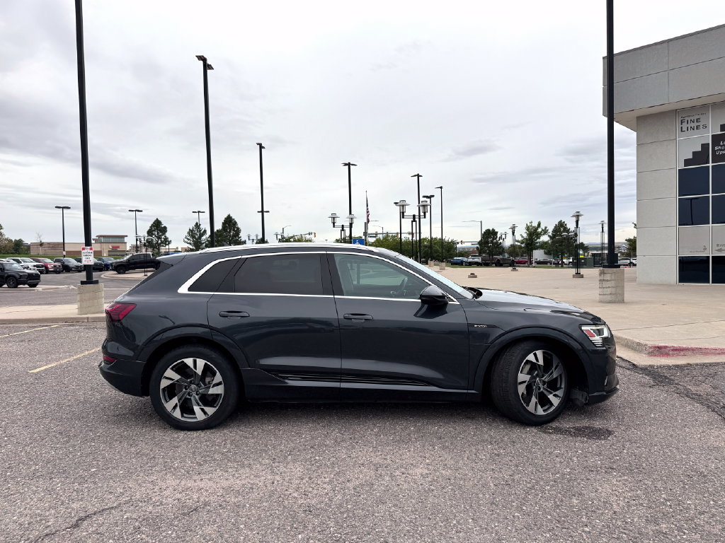 Used 2021 Audi e-tron Premium AWD/4WD image 6