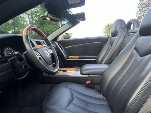 Used 2004 Cadillac XLR RWD image 16