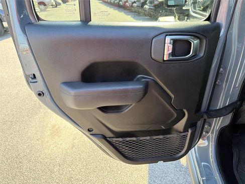 Used 2025 Jeep Wrangler Willys image 21