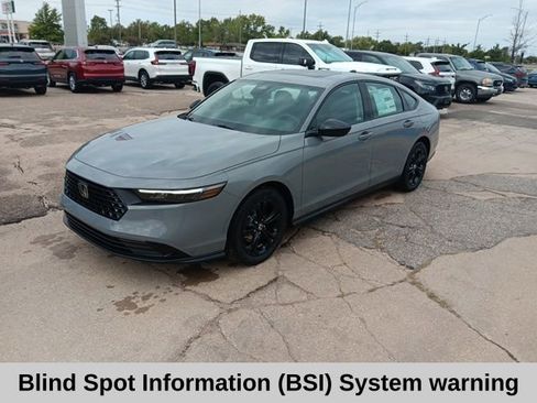 New 2025 Honda Accord SE image 9