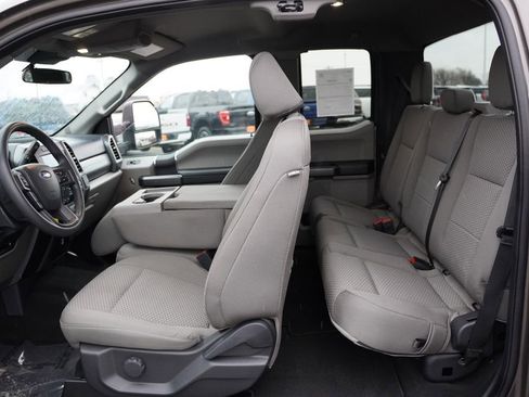 Certified 2022 Ford F350 XLT image 18