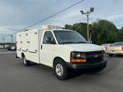 Used 2014 Chevrolet Express 3500 image 4