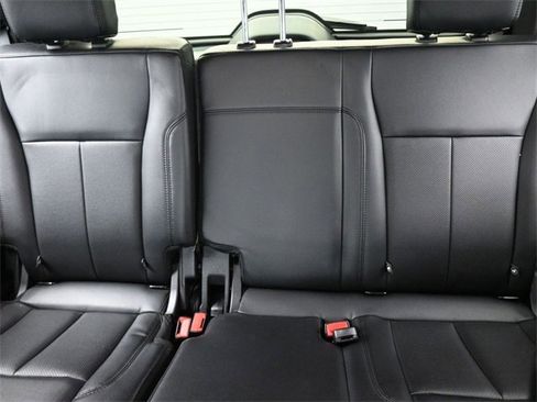 Used 2021 Ford Expedition XLT image 12