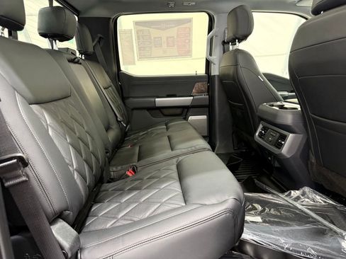 New 2026 Ford F250 Lariat w/ Black Appearance Package image 22