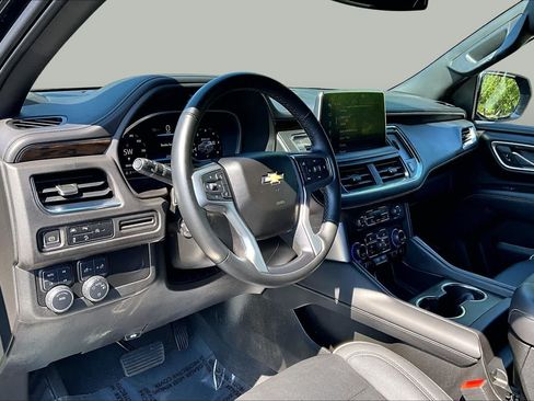 Used 2023 Chevrolet Tahoe Premier AWD/4WD image 18