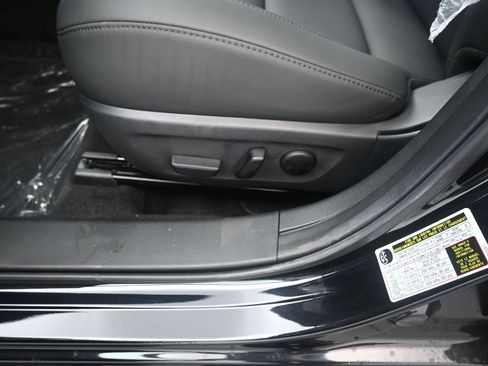 Used 2025 MAZDA MAZDA3 s image 14