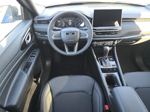 New 2026 Jeep Compass Latitude image 24