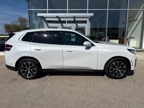 Used 2025 BMW X3 xDrive30i w/ Premium Package AWD/4WD image 2