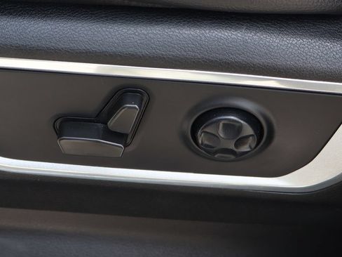Used 2021 RAM 1500 Laramie AWD/4WD image 22