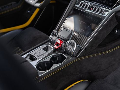 Used 2024 Lamborghini Urus Performante image 37