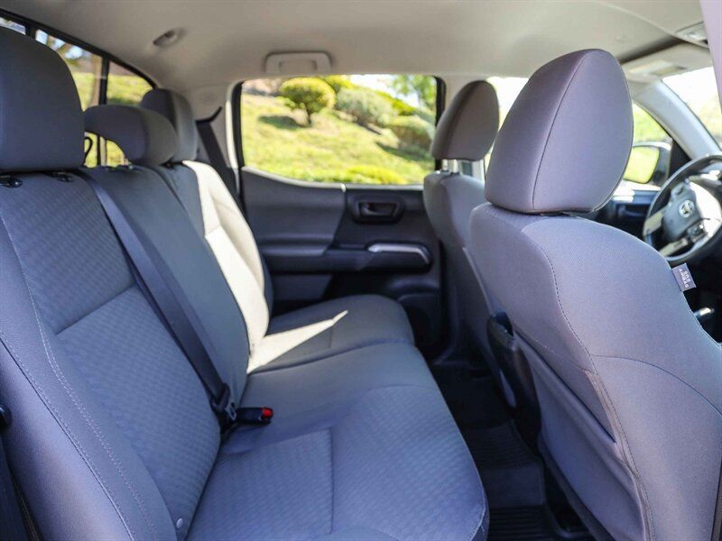Used 2021 Toyota Tacoma SR5 RWD image 17