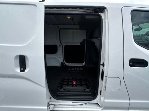 Used 2021 Nissan NV200 S w/ Back Door Glass Package image 10