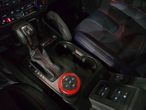 New 2025 Ford Bronco Raptor image 32