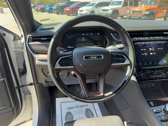 Used 2023 Jeep Grand Cherokee Summit w/ Luxury Tech Group V AWD/4WD image 19