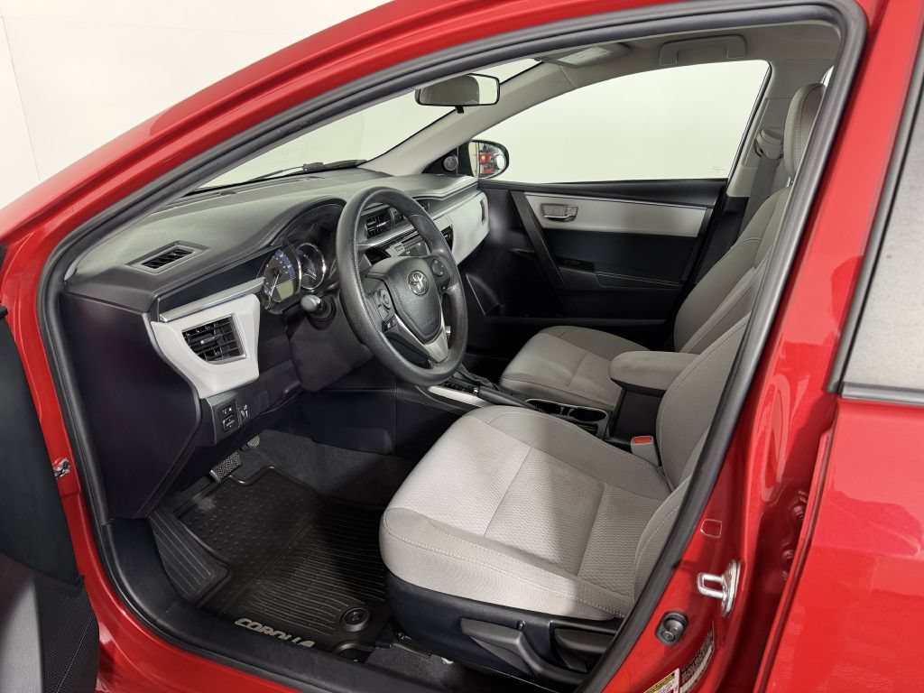 Used 2015 Toyota Corolla LE FWD image 18
