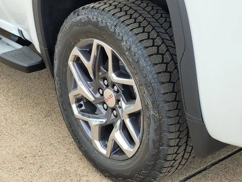 New 2026 GMC Sierra 1500 SLT AWD/4WD image 7
