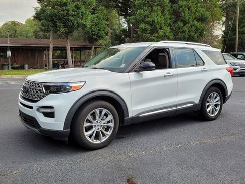 Used 2022 Ford Explorer Limited w/ Equipment Group 301A image 3