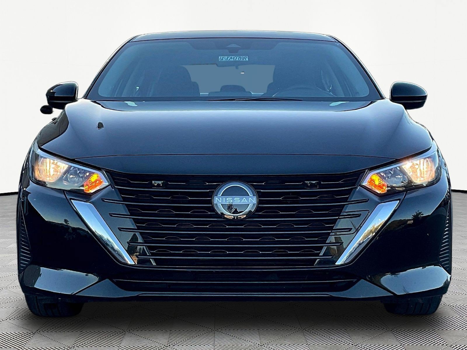 Used 2025 Nissan Sentra SV FWD image 2