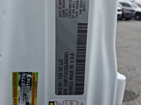 Used 2025 Jeep Gladiator Sport image 26