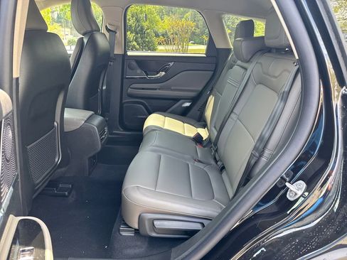 New 2026 Lincoln Corsair Premiere image 27