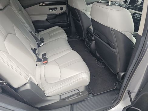 Certified 2025 Honda Pilot Touring image 29