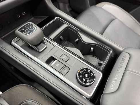 Used 2023 Nissan Pathfinder SL AWD/4WD image 20