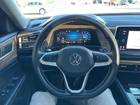 Used 2024 Volkswagen Atlas SE image 13