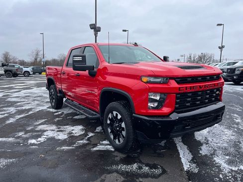 Used 2020 Chevrolet Silverado 2500 Custom w/ Custom Value Package image 7