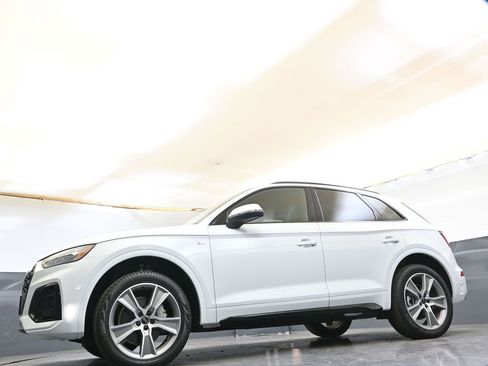 Used 2025 Audi Q5 2.0T Premium w/ Convenience Plus Package AWD/4WD image 41