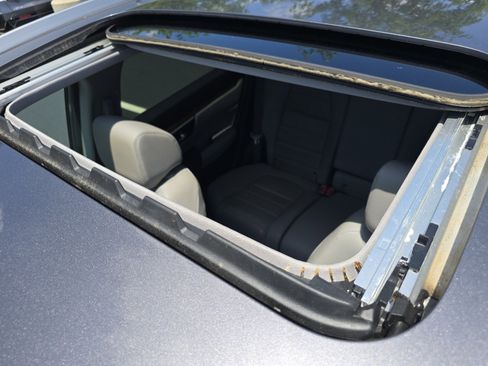 Certified 2017 Honda CR-V Touring image 4
