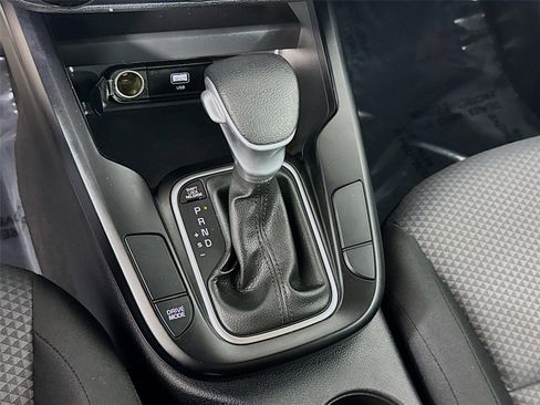 Certified 2025 Kia Soul LX w/ LX Technology Package FWD image 18