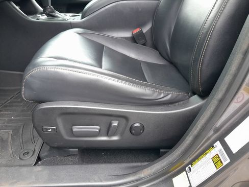 Used 2017 Toyota Highlander XLE AWD/4WD image 13